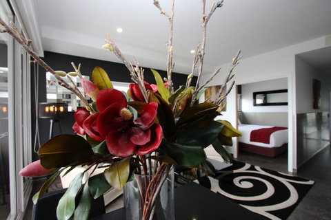 Honeysuckle Executive Apartments - Food Delivery Shop 31