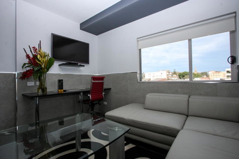 Honeysuckle Executive Apartments - Food Delivery Shop 17
