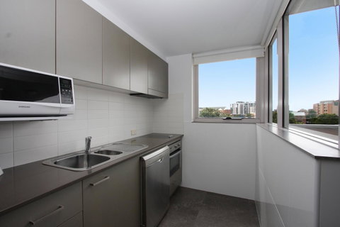 Honeysuckle Executive Apartments - Food Delivery Shop 24