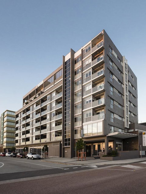 Honeysuckle Executive Apartments - Food Delivery Shop 37