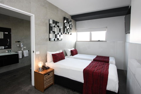 Honeysuckle Executive Apartments - Food Delivery Shop 2