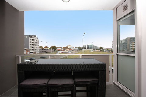 Honeysuckle Executive Apartments - Food Delivery Shop 3
