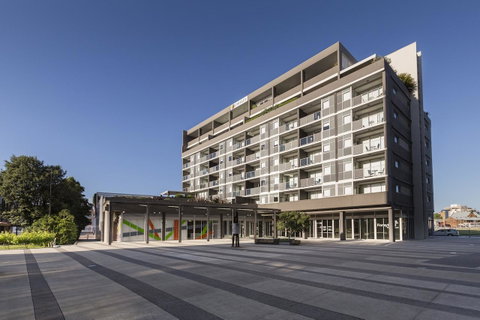 Honeysuckle Executive Apartments - Food Delivery Shop 30