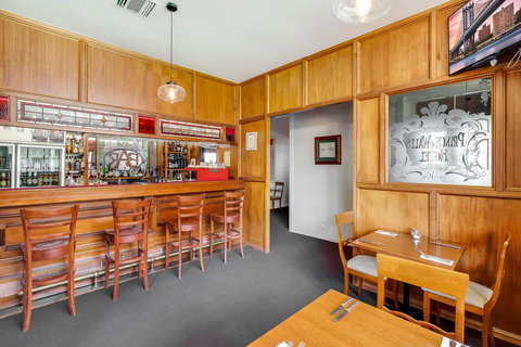 Prince Of Wales Hotel - Food Delivery Shop 25