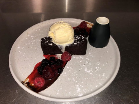 Prince Of Wales Hotel - Food Delivery Shop 23