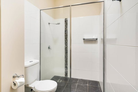 Prince Of Wales Hotel - Food Delivery Shop 6