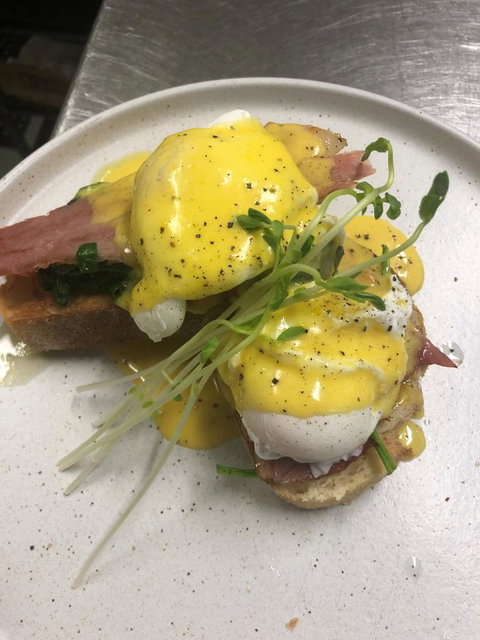 Prince Of Wales Hotel - Food Delivery Shop 13