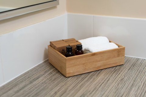 Prince Of Wales Hotel - Food Delivery Shop 2