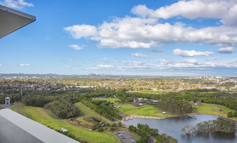 Stunning Views Sydney Olympic Park - Food Delivery Shop 32