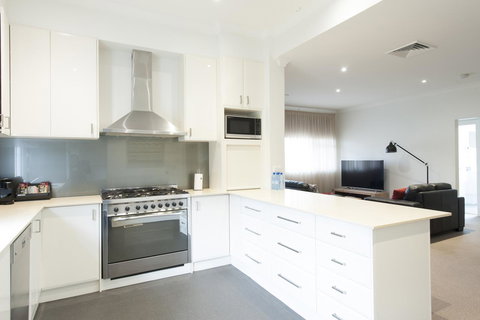 Wagga RSL Club Motel - Food Delivery Shop 17