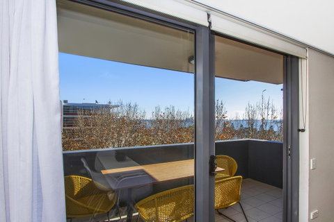 Terminus Apartment Hotel, Ascend Hotel Collection - Food Delivery Shop 18