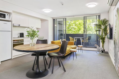 Terminus Apartment Hotel, Ascend Hotel Collection - Food Delivery Shop 10