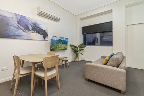Terminus Apartment Hotel, Ascend Hotel Collection - Food Delivery Shop 13