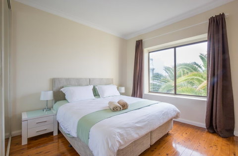 Ultimate Bondi Escape #2 - A Bondi Beach Holiday Home - Food Delivery Shop 8