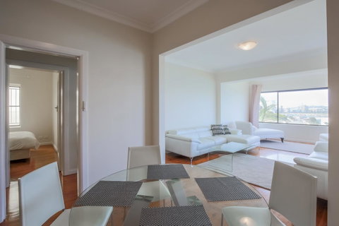 Ultimate Bondi Escape #2 - A Bondi Beach Holiday Home - Food Delivery Shop 7
