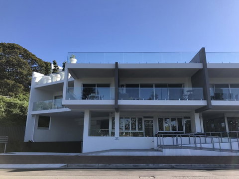 Belle Vue- Penthouse At Black Beach - Food Delivery Shop 16