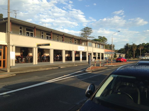 Lakes And Ocean Hotel Forster - Food Delivery Shop 28
