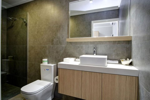 Lakes And Ocean Hotel Forster - Food Delivery Shop 24