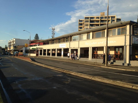 Lakes And Ocean Hotel Forster - Food Delivery Shop 27