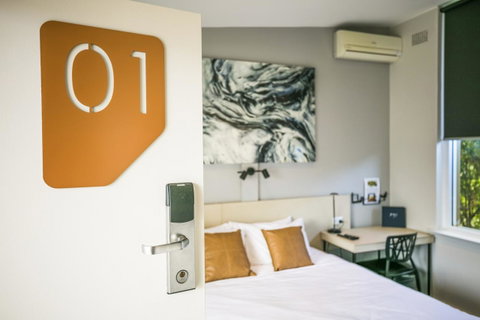 Nightcap At Colyton Hotel - Food Delivery Shop 29
