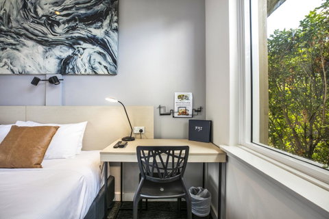 Nightcap At Colyton Hotel - Food Delivery Shop 18