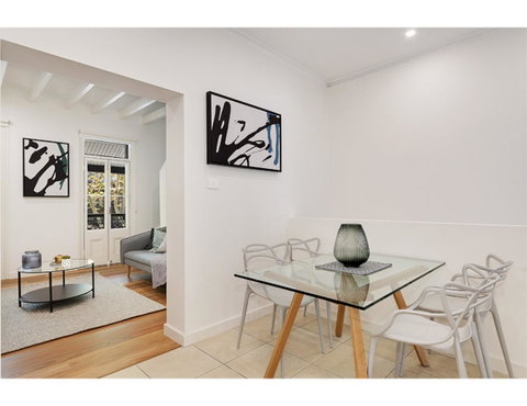 Walk To The City From This Renovated Heritage Gem - Food Delivery Shop 3