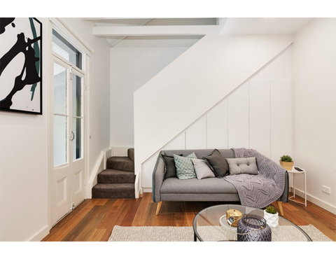 Walk To The City From This Renovated Heritage Gem - Food Delivery Shop 2