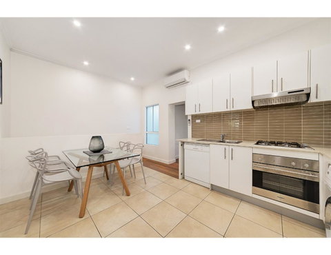 Walk To The City From This Renovated Heritage Gem - Food Delivery Shop 1