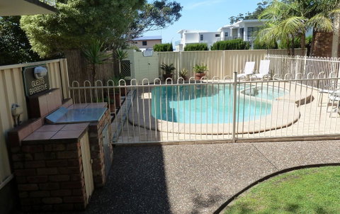 Mollymook Surfbeach Motel & Apartments - Food Delivery Shop 14