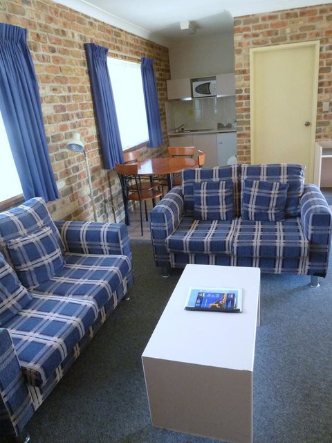 Mollymook Surfbeach Motel & Apartments - Food Delivery Shop 32