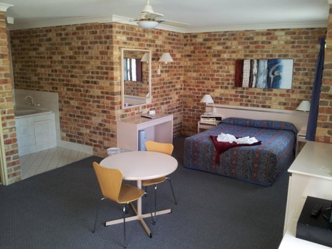 Mollymook Surfbeach Motel & Apartments - Food Delivery Shop 5