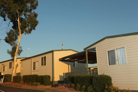 Crestview Tourist Park - Food Delivery Shop 27