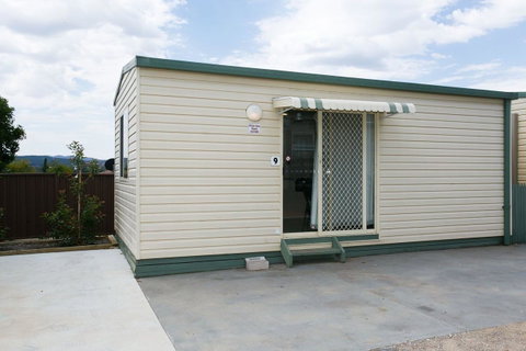 Crestview Tourist Park - Food Delivery Shop 14