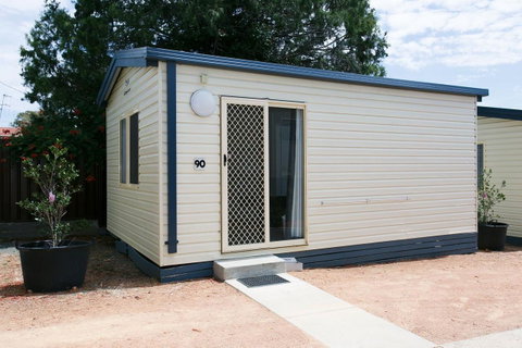 Crestview Tourist Park - Food Delivery Shop 12