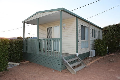 Crestview Tourist Park - Food Delivery Shop 25
