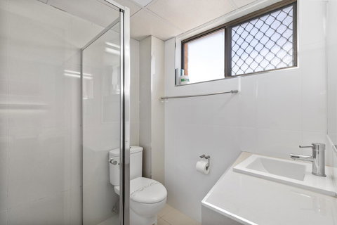 Coastal Bay Motel - Food Delivery Shop 14