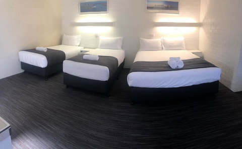 Coastal Bay Motel - Food Delivery Shop 18