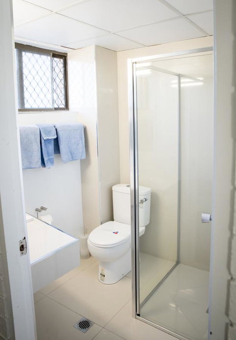 Coastal Bay Motel - Food Delivery Shop 41