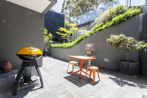 Hideaway Haven, The Cute Place To Put Up Your Feet - Food Delivery Shop 35