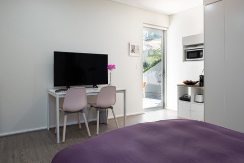 Hideaway Haven, The Cute Place To Put Up Your Feet - Food Delivery Shop 25