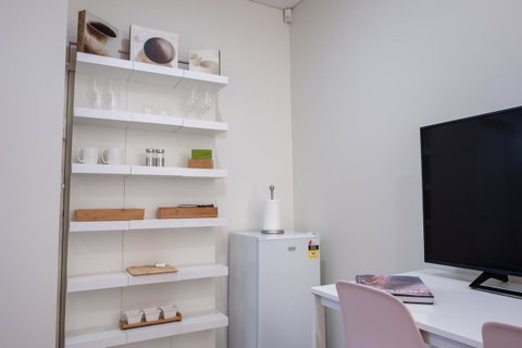 Hideaway Haven, The Cute Place To Put Up Your Feet - Food Delivery Shop 13