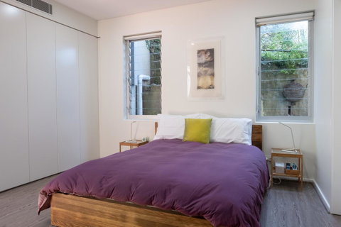 Hideaway Haven, The Cute Place To Put Up Your Feet - Food Delivery Shop 11