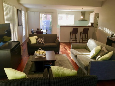 Encore Apartments - Food Delivery Shop 0