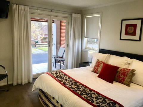 Encore Apartments - Food Delivery Shop 4