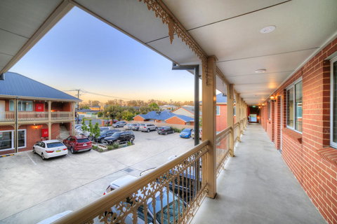 Best Western Plus Bolton On The Park - Food Delivery Shop 23