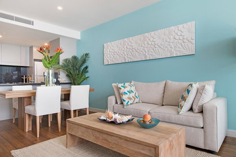 Arena Luxury Beachfront Apartment - Food Delivery Shop 34