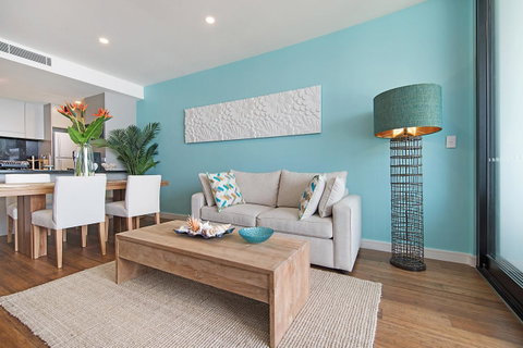 Arena Luxury Beachfront Apartment - Food Delivery Shop 37