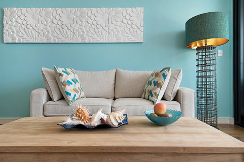 Arena Luxury Beachfront Apartment - Food Delivery Shop 11
