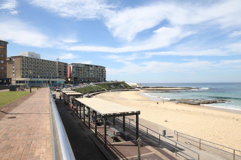 Arena Luxury Beachfront Apartment - Food Delivery Shop 32