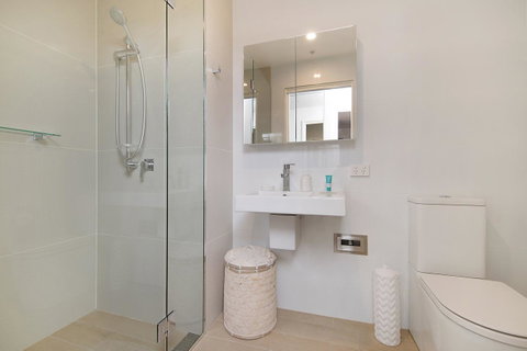 Arena Luxury Beachfront Apartment - Food Delivery Shop 25